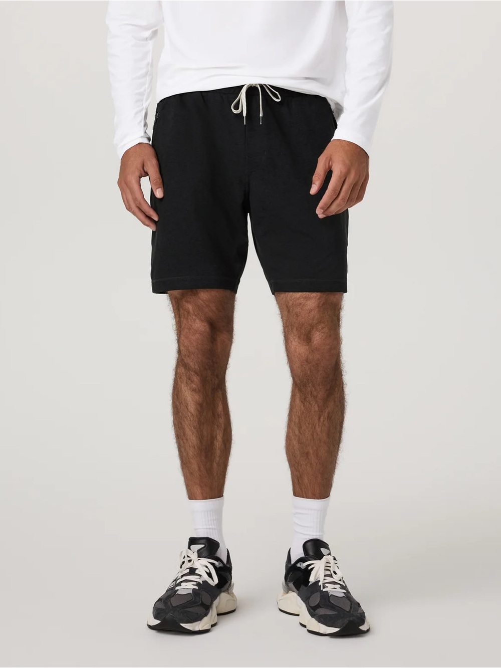 VUORI Men’s Black Ponto Shorts size Medium, 7” Inseam - Picture 2 of 7
